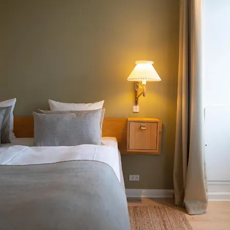 Alexandra Hotel