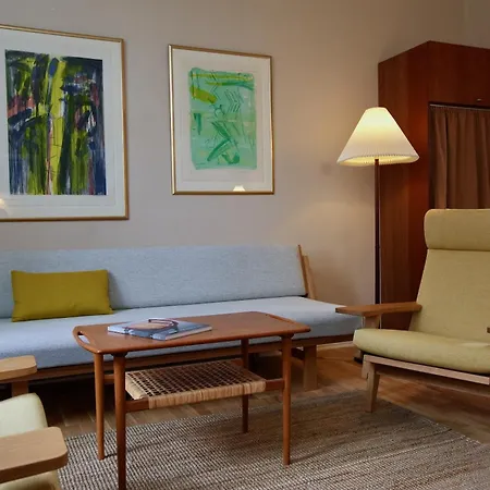 Alexandra Hotel 4*