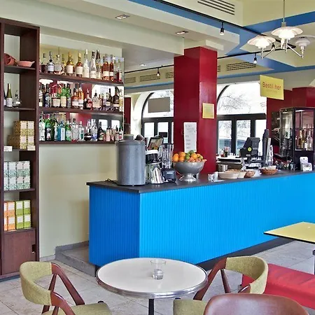 Alexandra Hotel 4*