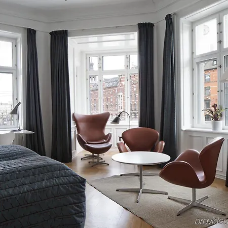 Alexandra Hotel 4*