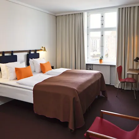 Alexandra Hotel 4*