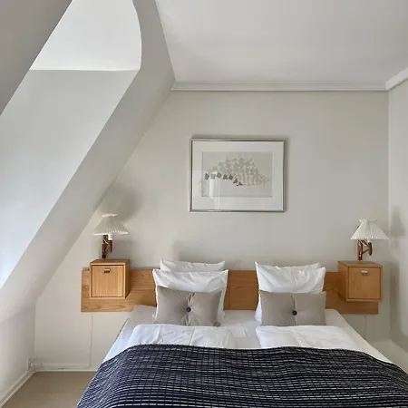 Alexandra Hotel 4*