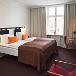 アレクサンドラ ホテル 4*