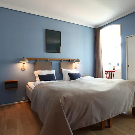 Alexandra Hotel 4*